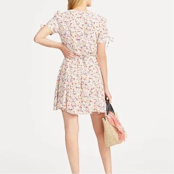 RARE Ralph Lauren Floral V-Neck Wrap Dress, Size 8, Darts & Frills - Picture 4 of 4